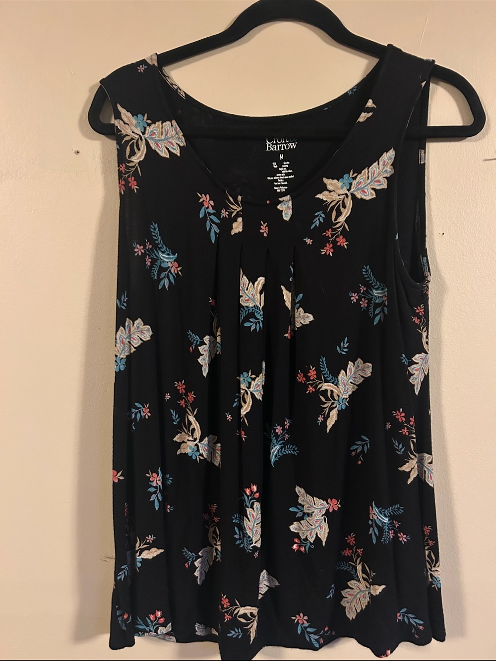 croft & barrow Black Floral V-Neck Sleeveless Tank